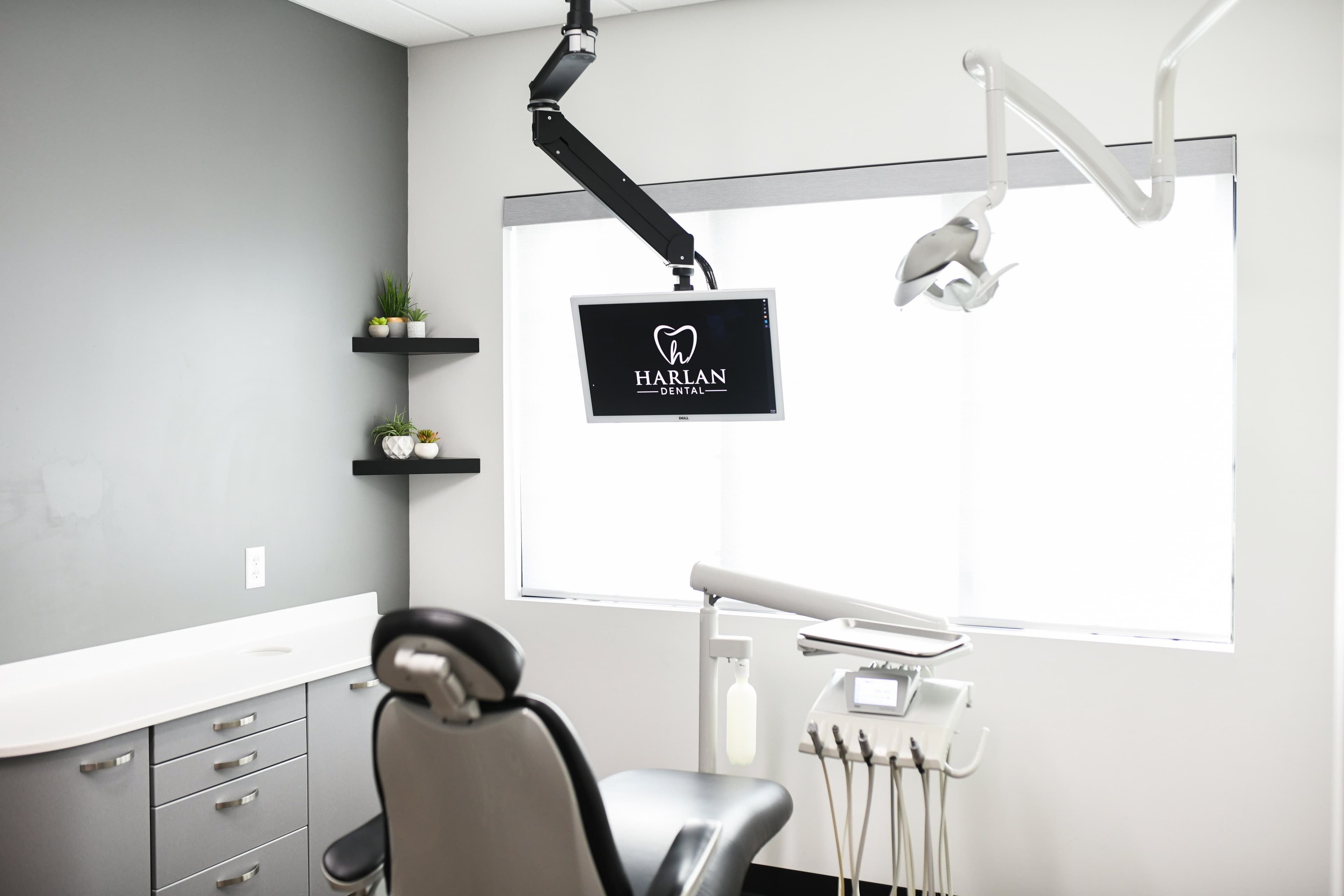 Harlan Dental exterior